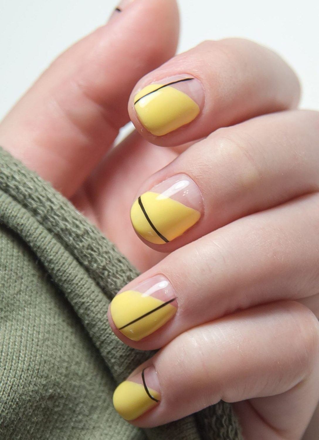 Жёлтые ногтиткороткие