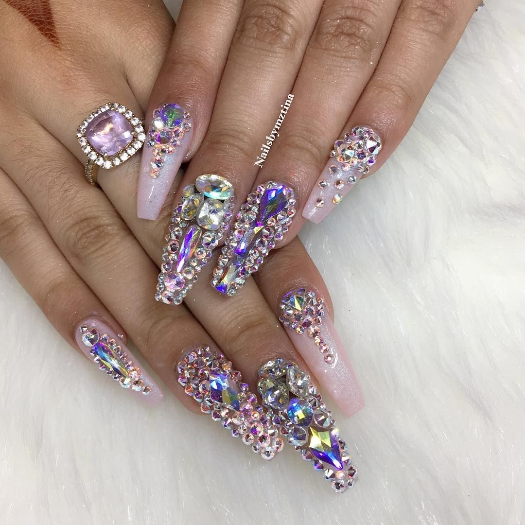 Дизайн ногтей с кристаллами