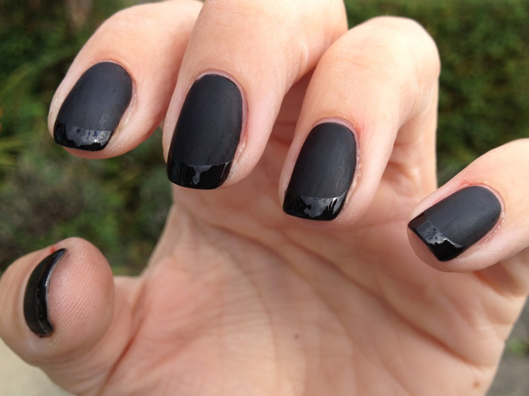 Черные Матовые Короткие Ногти Дизайн