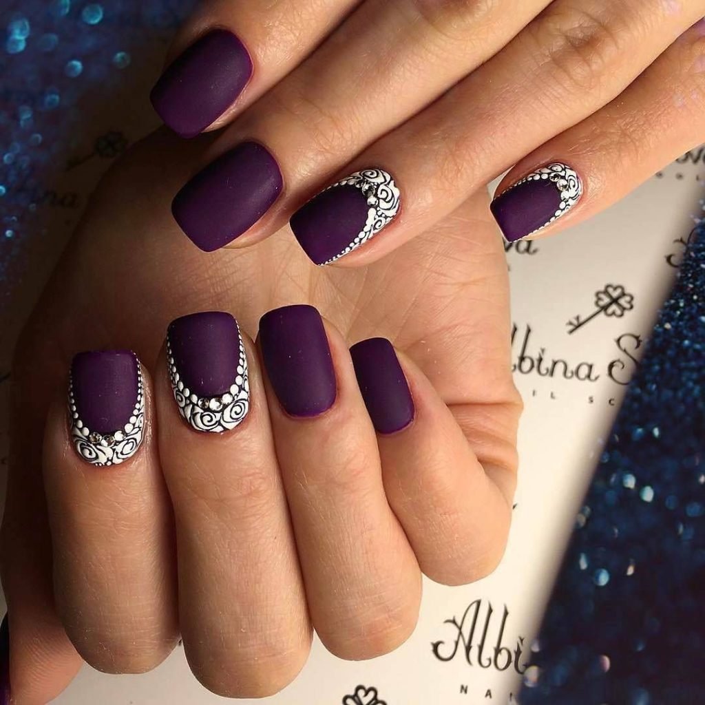 Темно фиолетовые матовые ногти