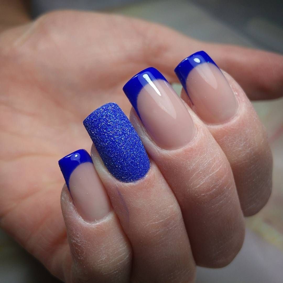 Синий френч на ногтях