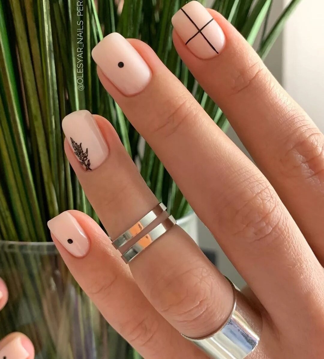Дизайн Ногтей Минимализм На Короткие Ногти Фото