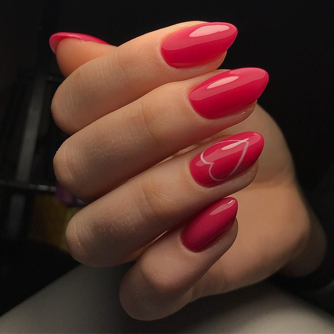 Кракрасно розовые ногти