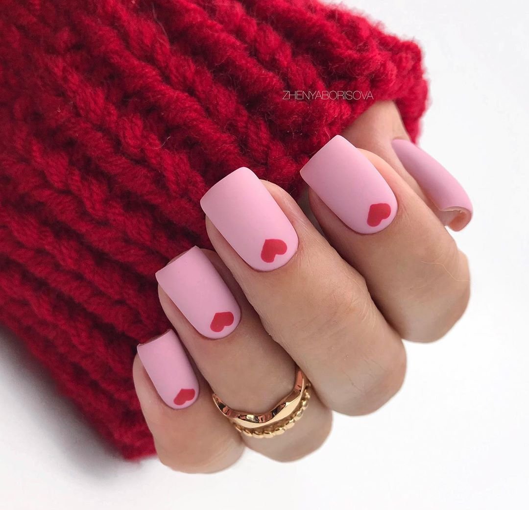 Красно розовые ногти