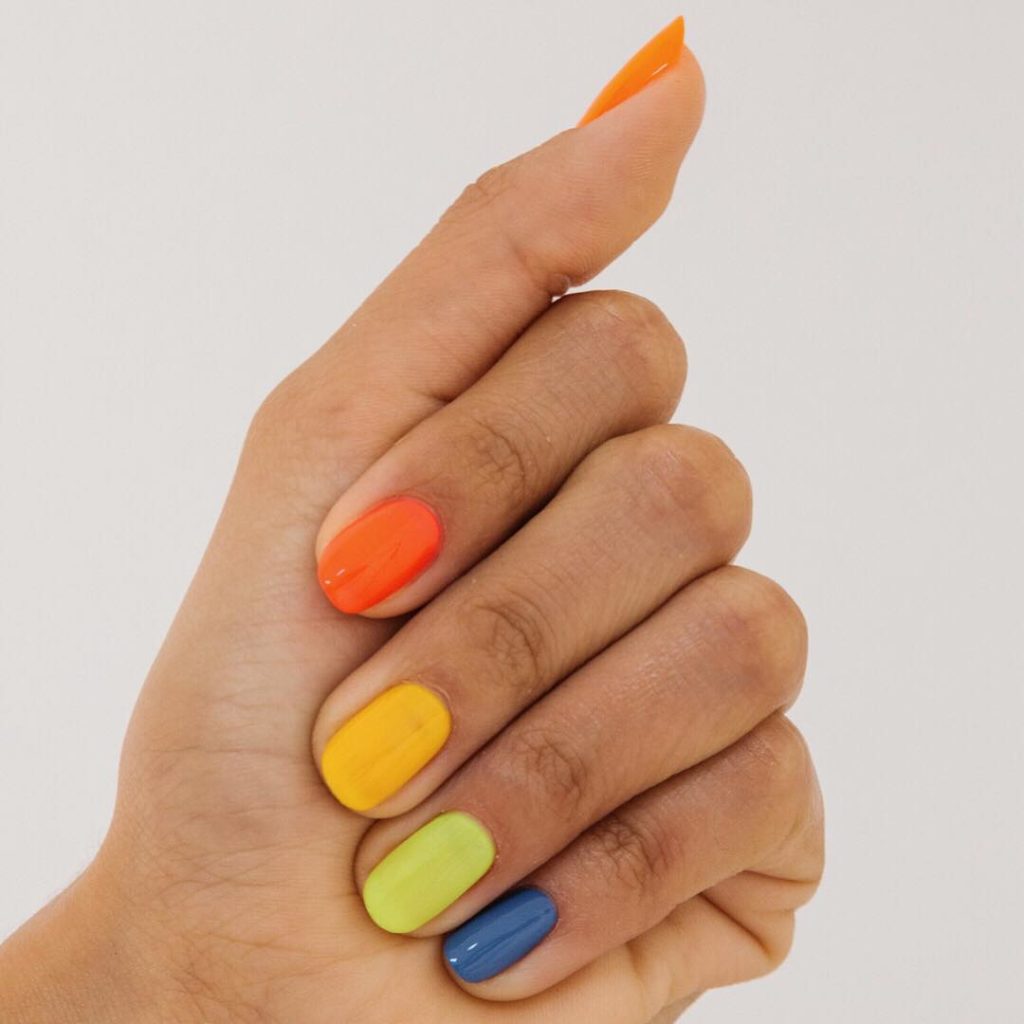 Ногти разные цвета оранжевый