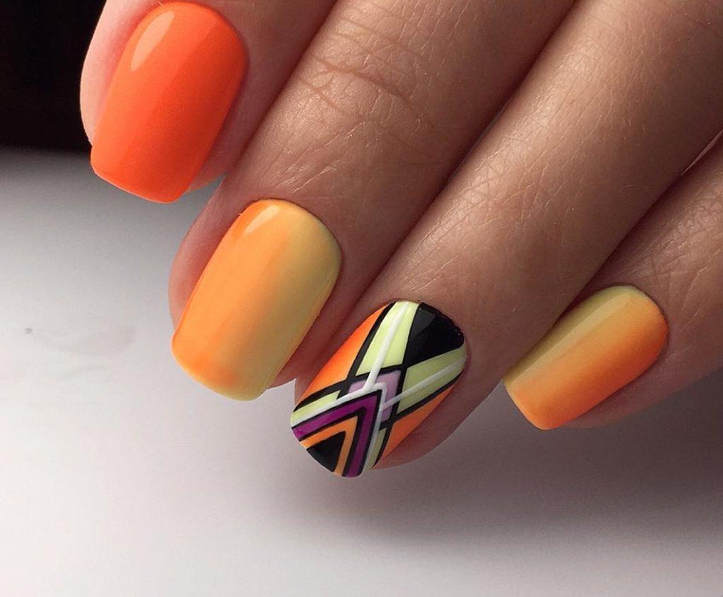 Геометрия на оранжевых ногтях