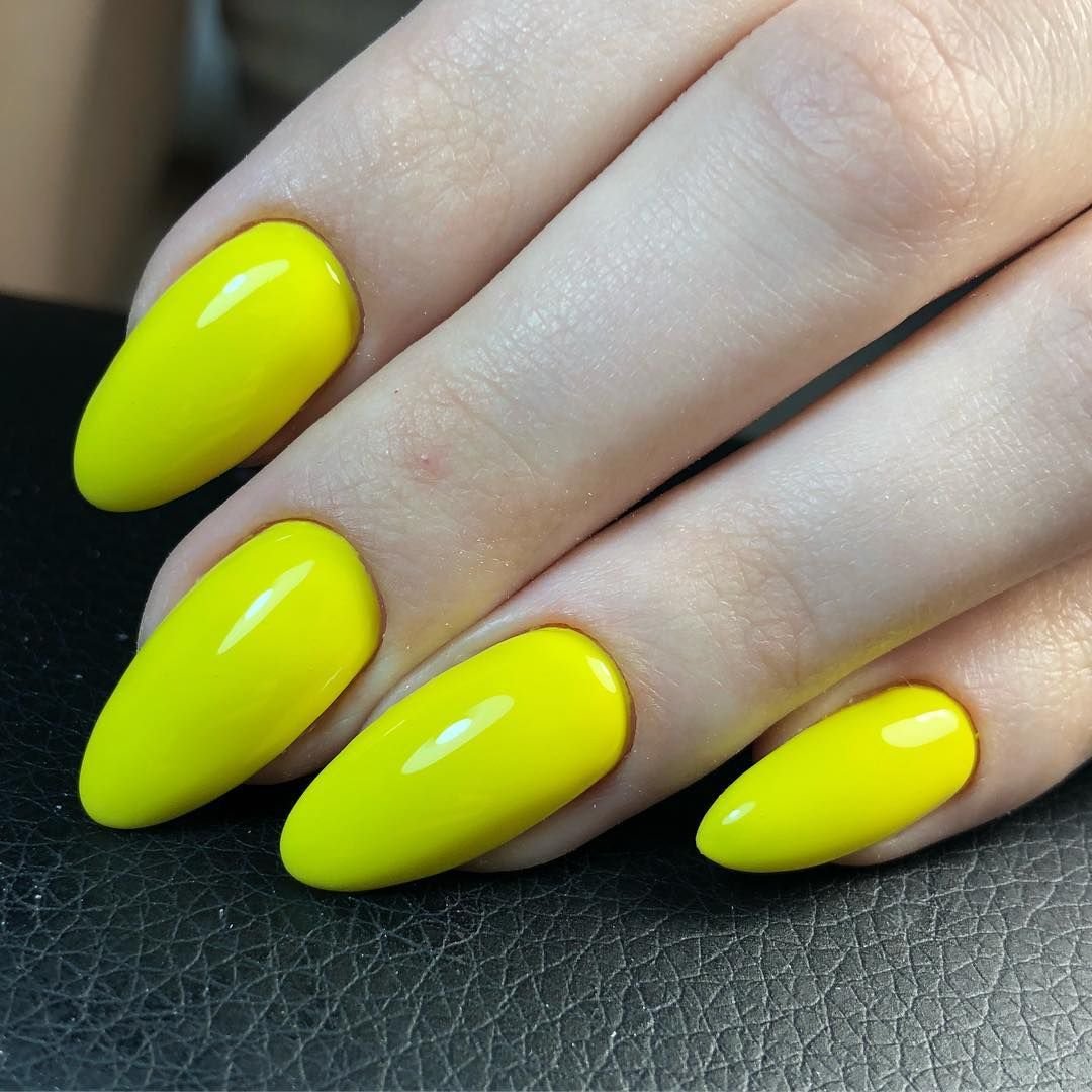 Жёлтые ногти маникюр