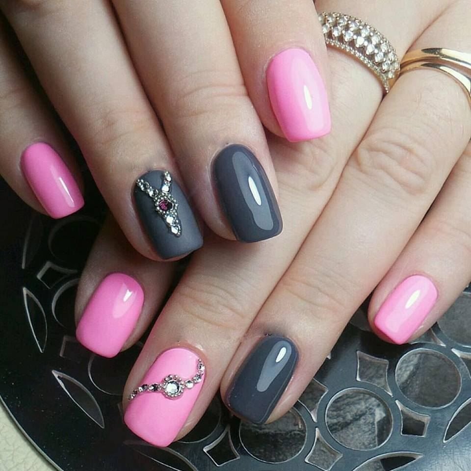 Ногти серые с розовым