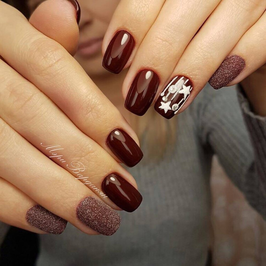 Красивые коричневые ногти