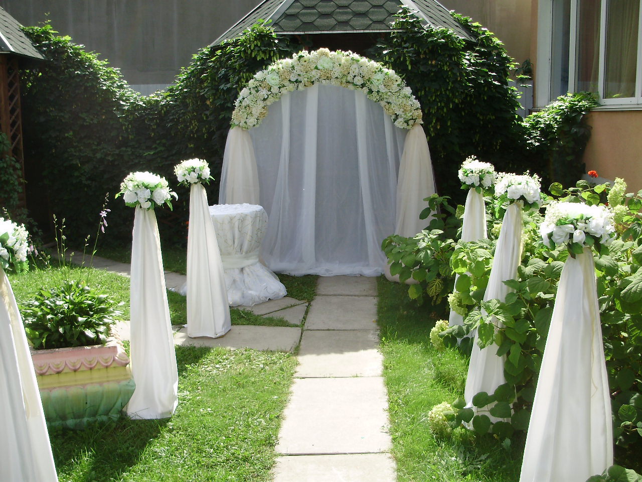 Свадебная арка из садовой арки