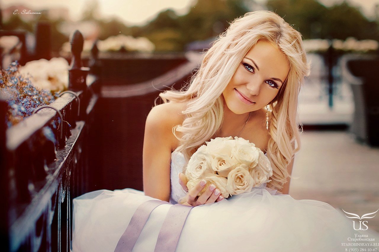 Нежный образ невесты блондинки