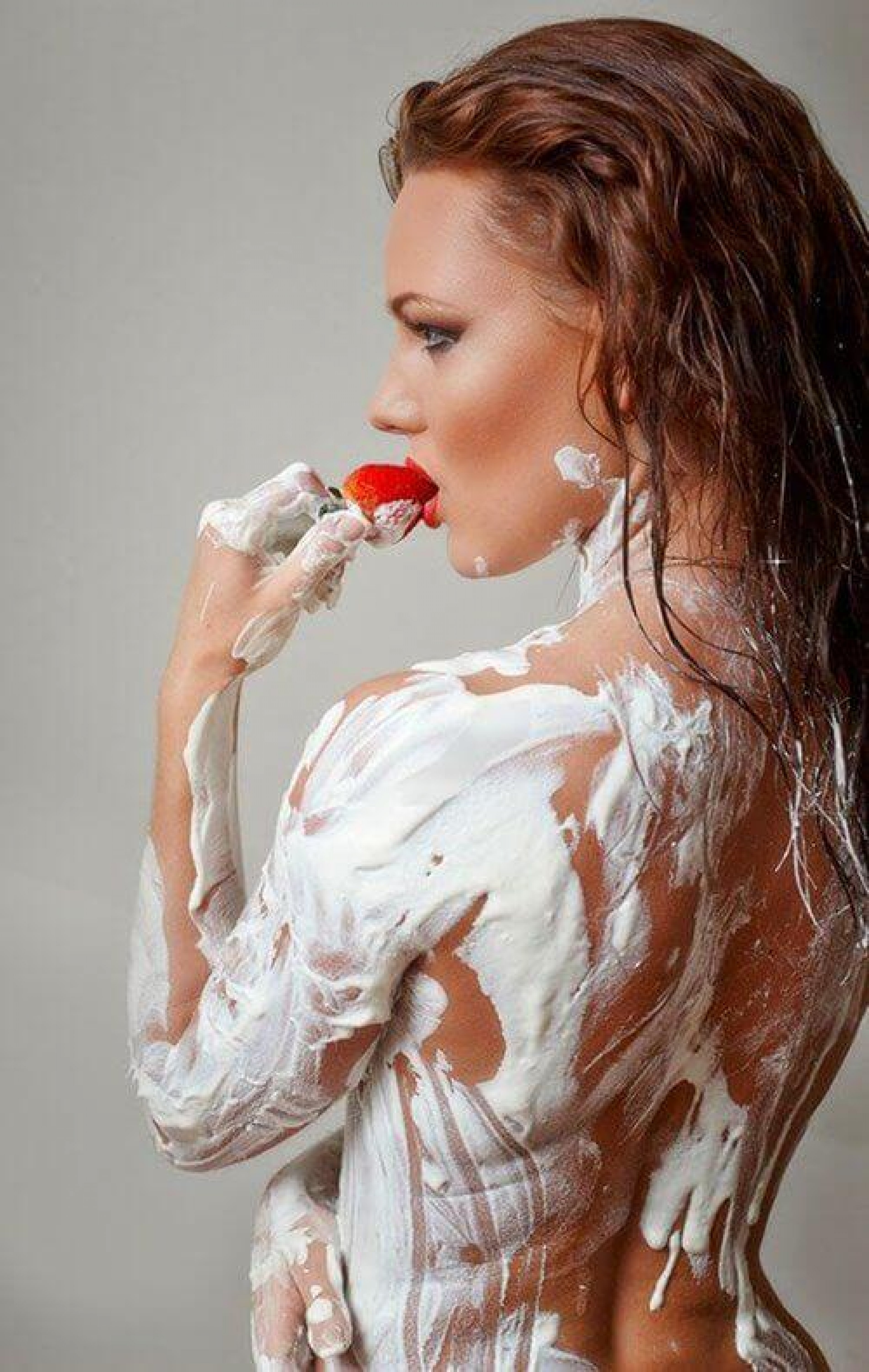 фото голая женщина в молоке фото 110