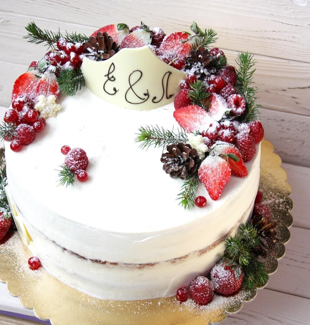 Свадебный торт одноярусный с ягодами
