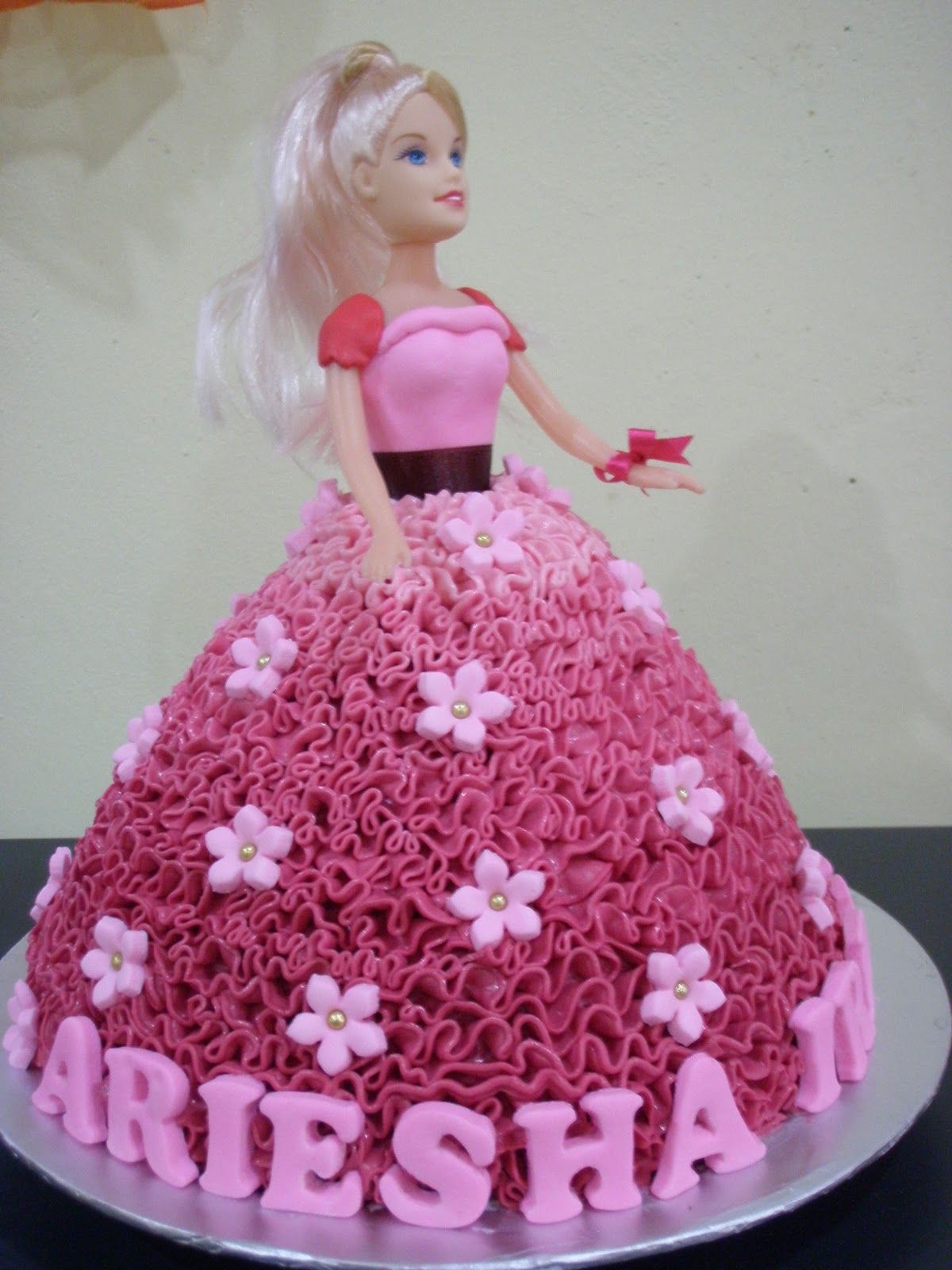 Торт на день рождения девочке 2 годика с куклой Барби