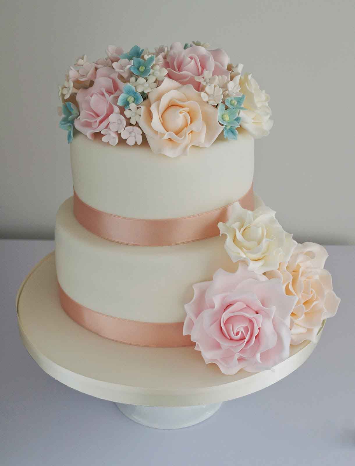 Свадебный торт в пастельных тонах