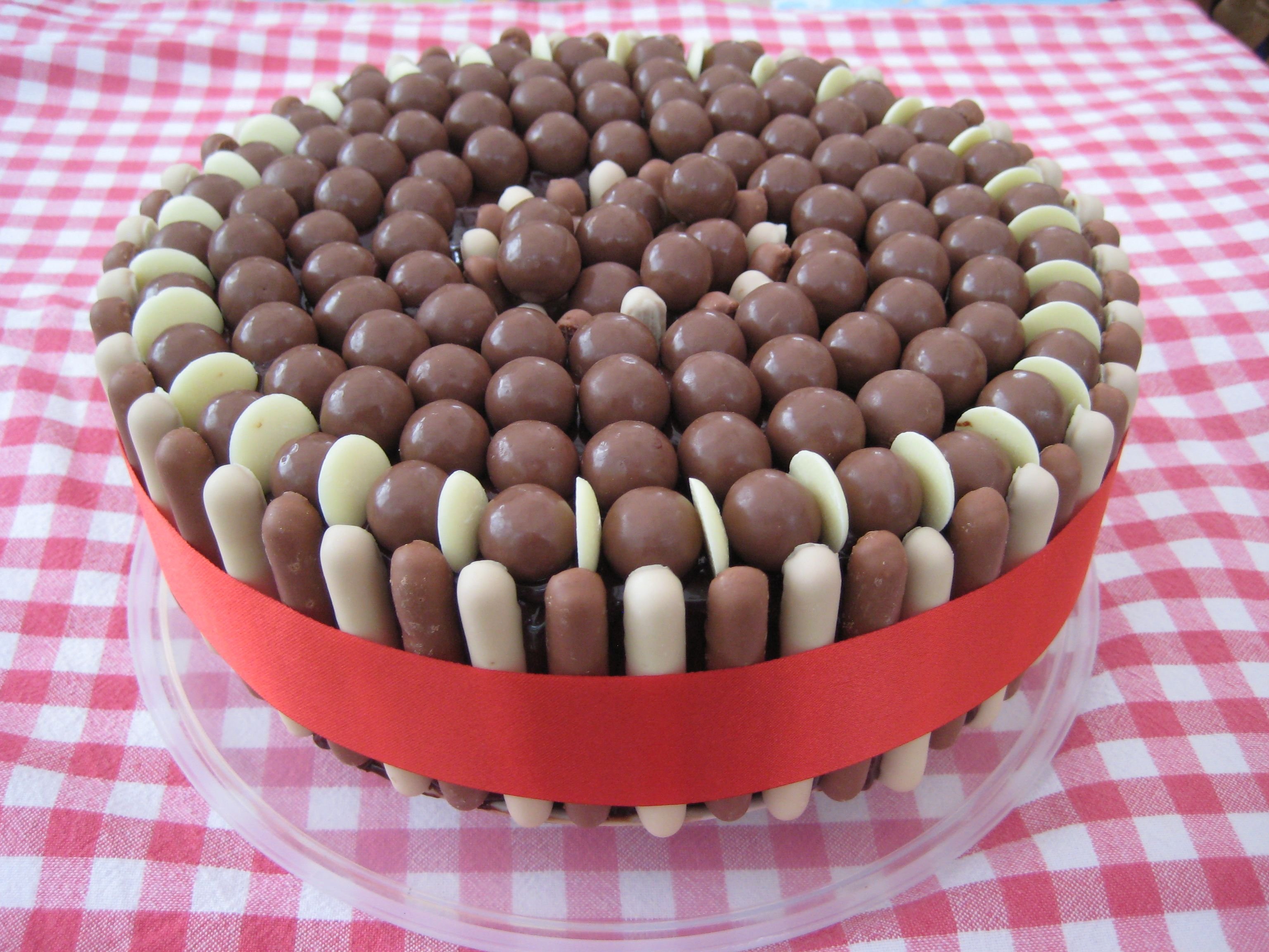 Оформление Торта Шоколадными Шарами