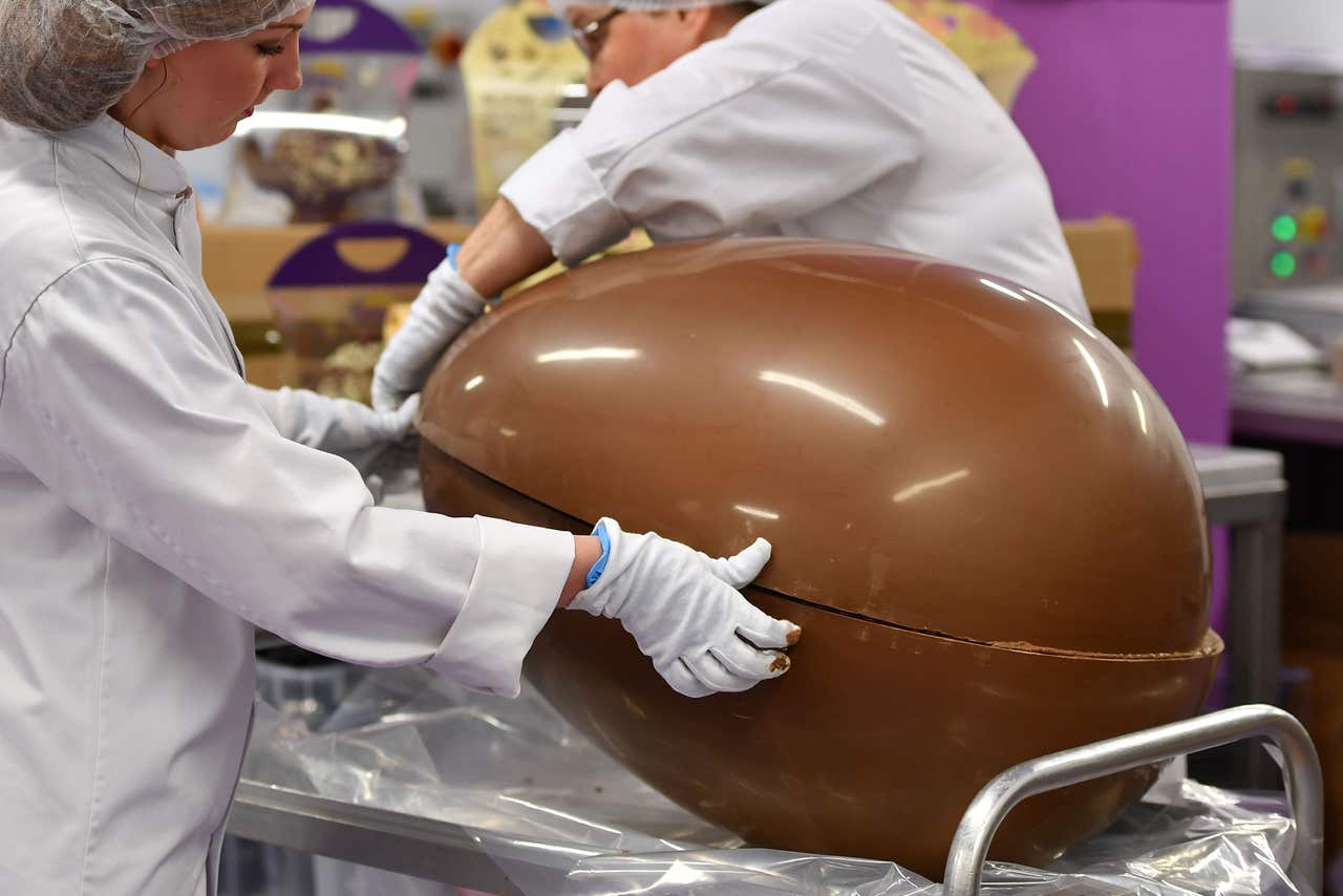 Самое большое шоколадное яйцо