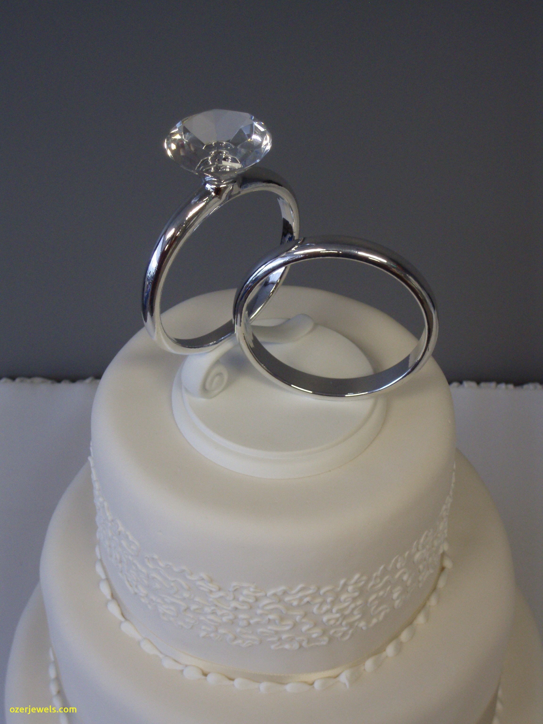 Свадебный торт двухъярусный с кольцами