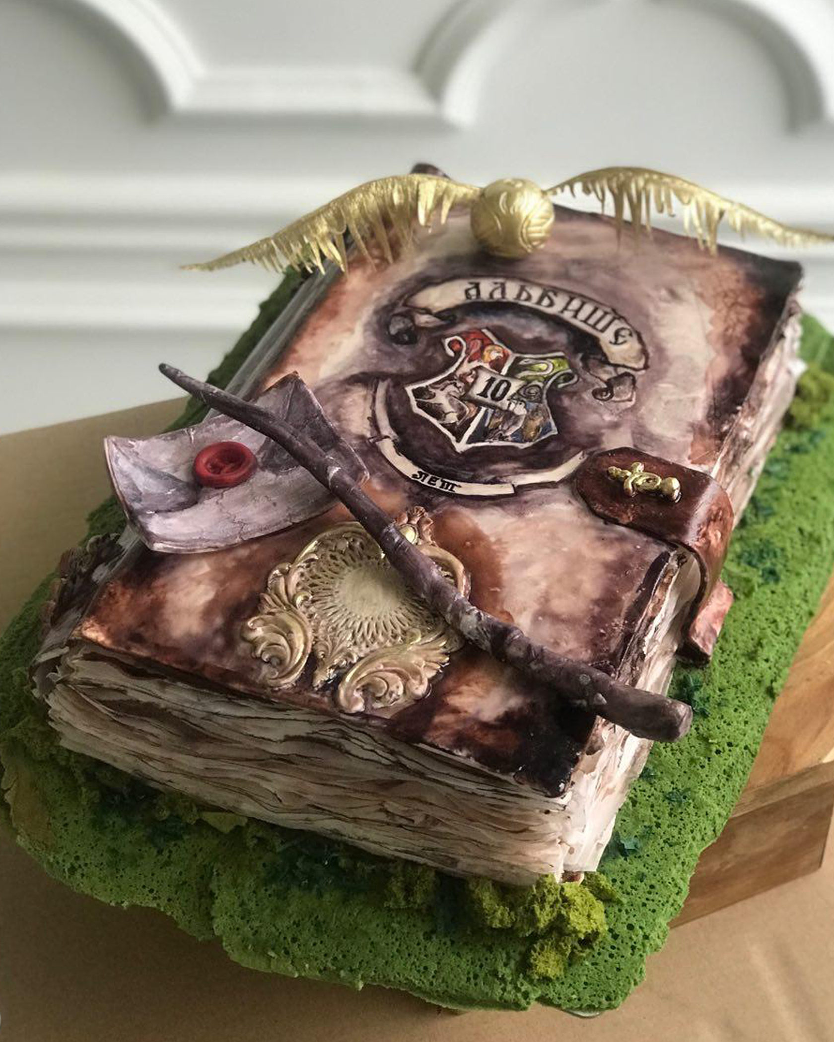 Торт в форме книги