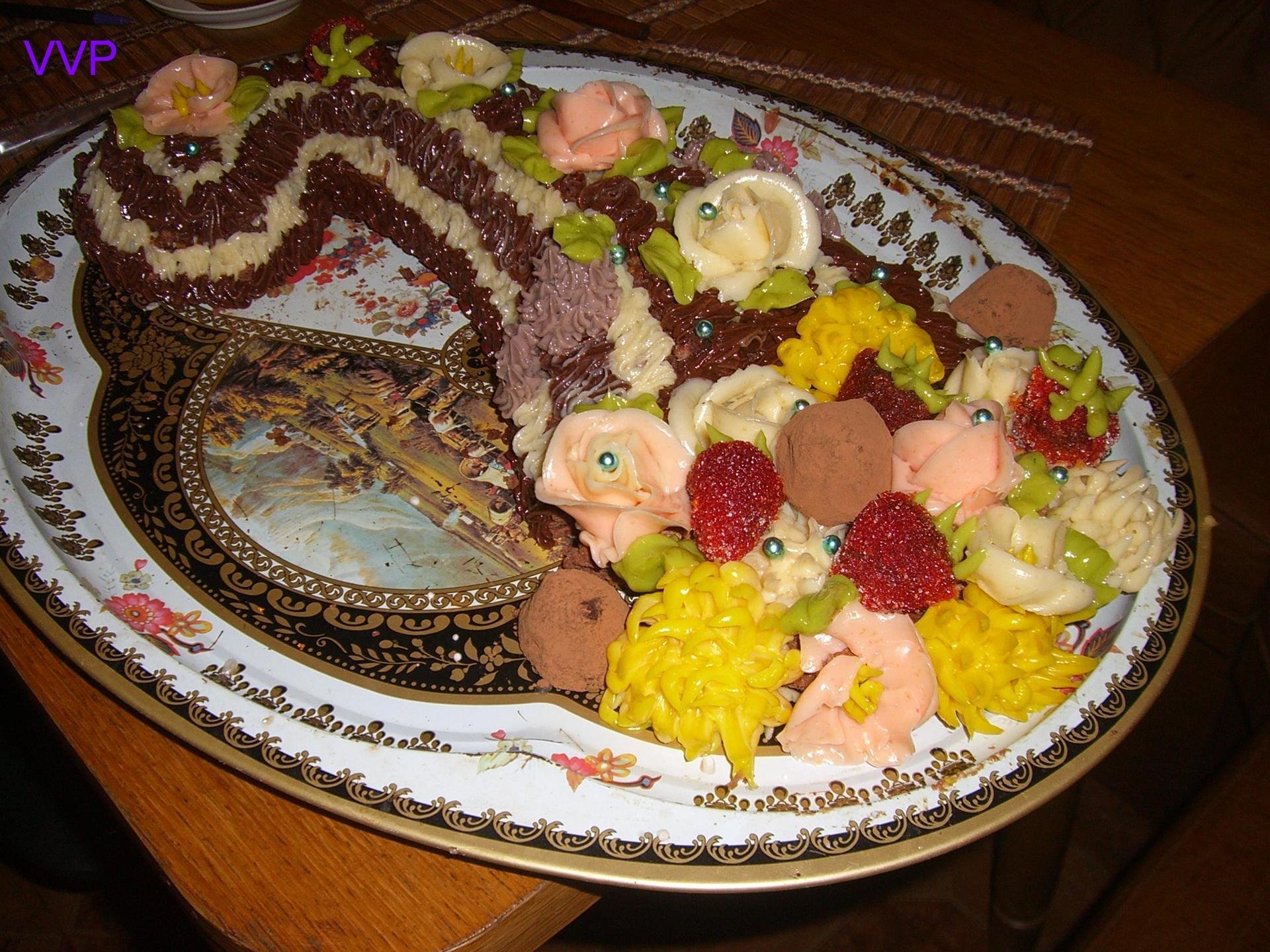 Торт Рог изобилия с фруктами
