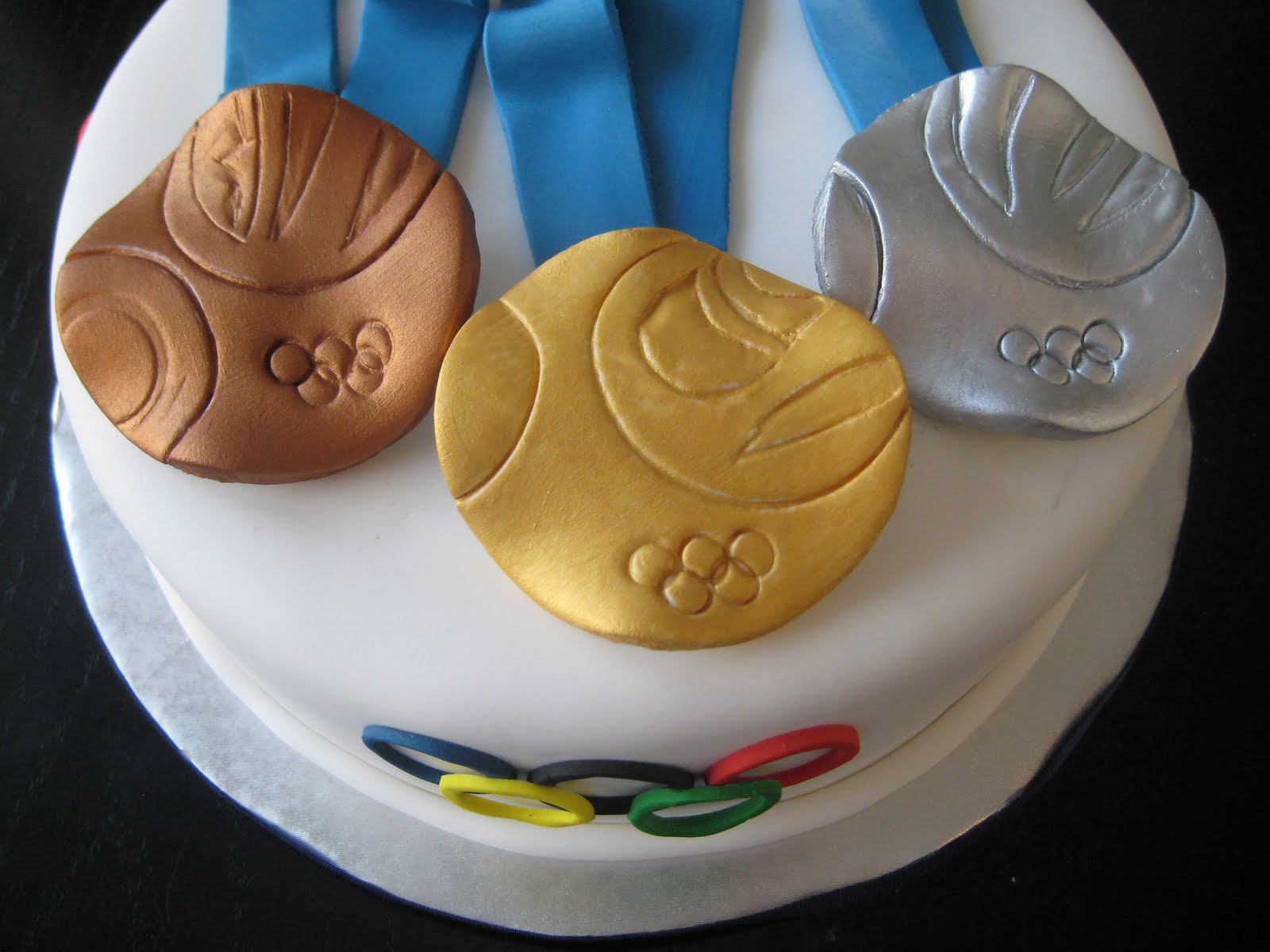 Торт с олимпийскими кольцами