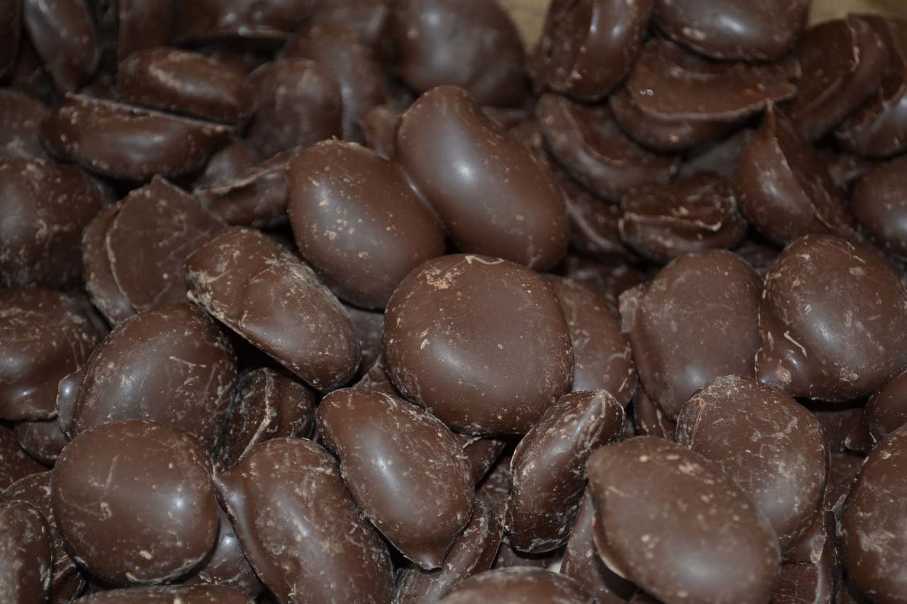 Сухофрукты в шоколадной глазури