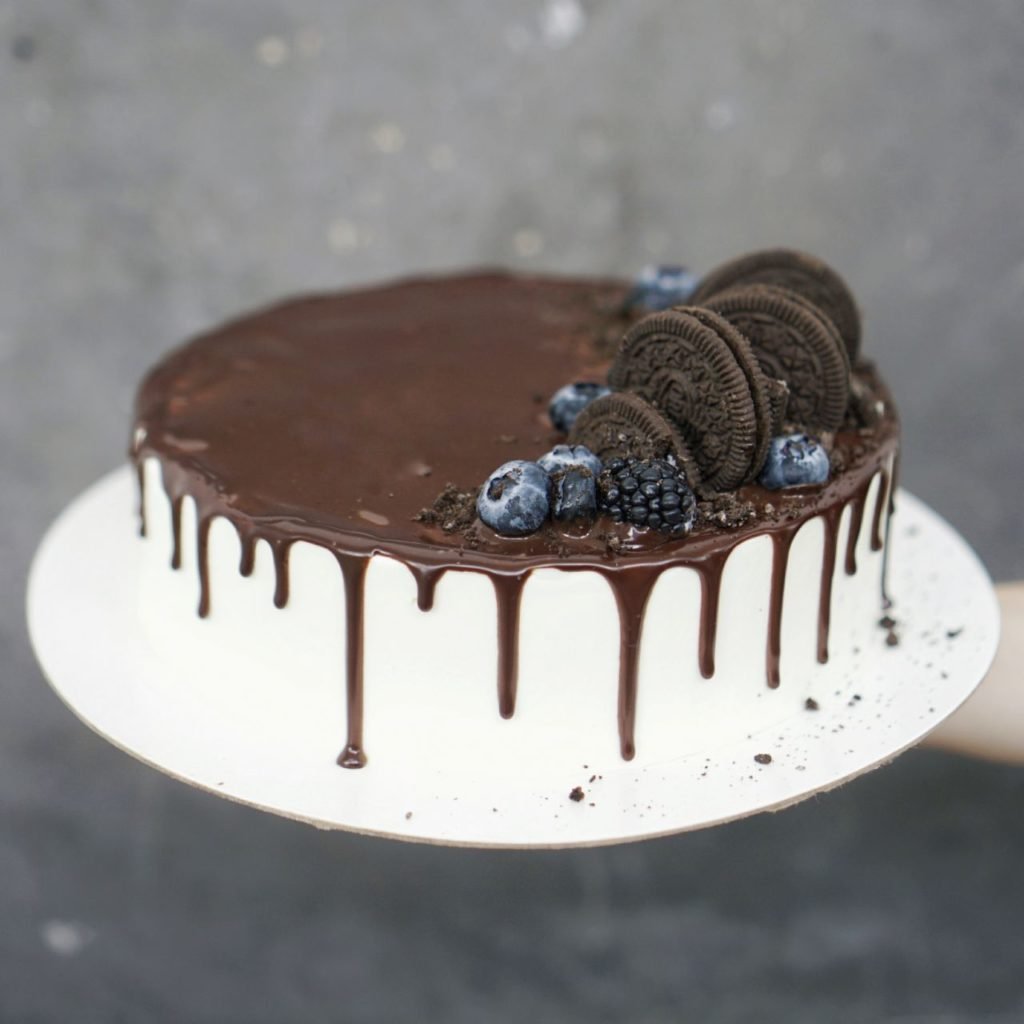Украшение шоколадного торта Орио