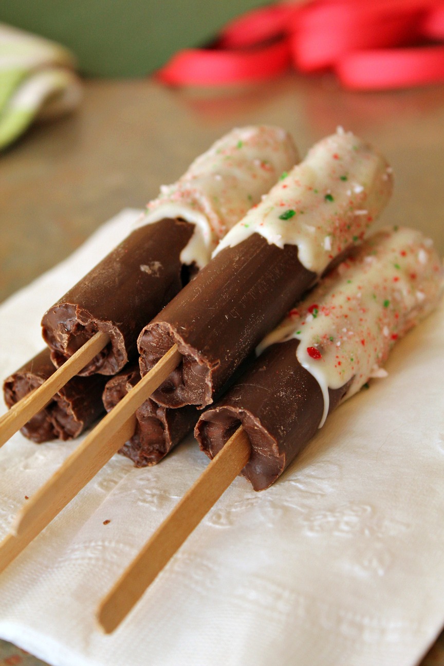 Шоколадные сладости на палочке