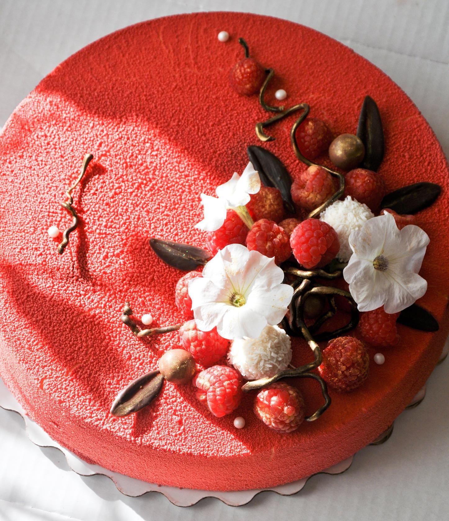 Муссовый торт декор ягодами