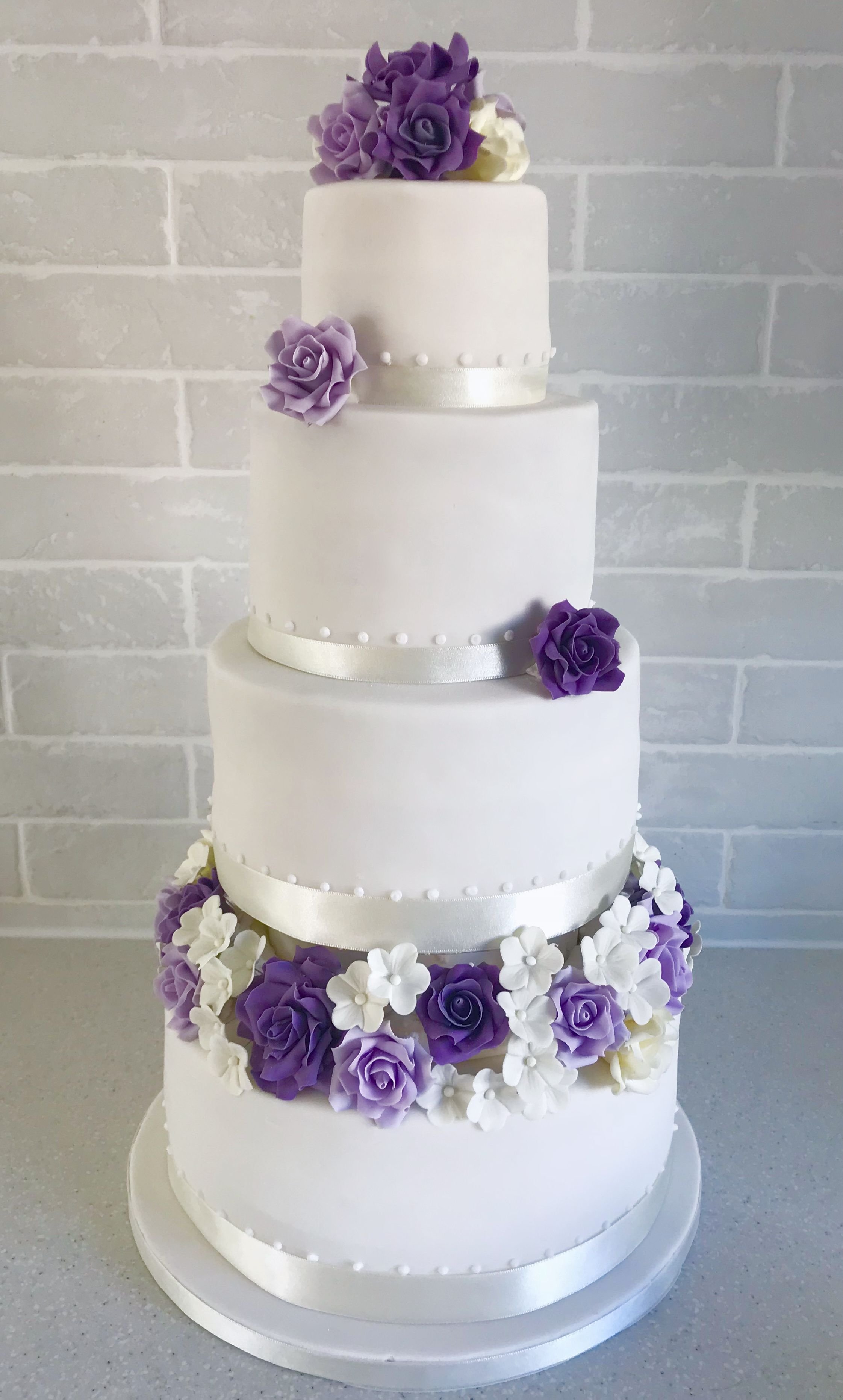 Свадебный торт в лавандовом цвете