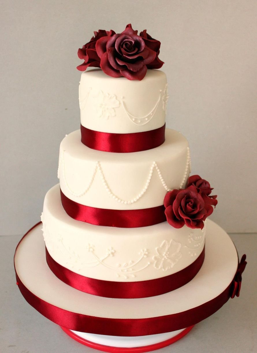 Торт на свадьбу красно белый
