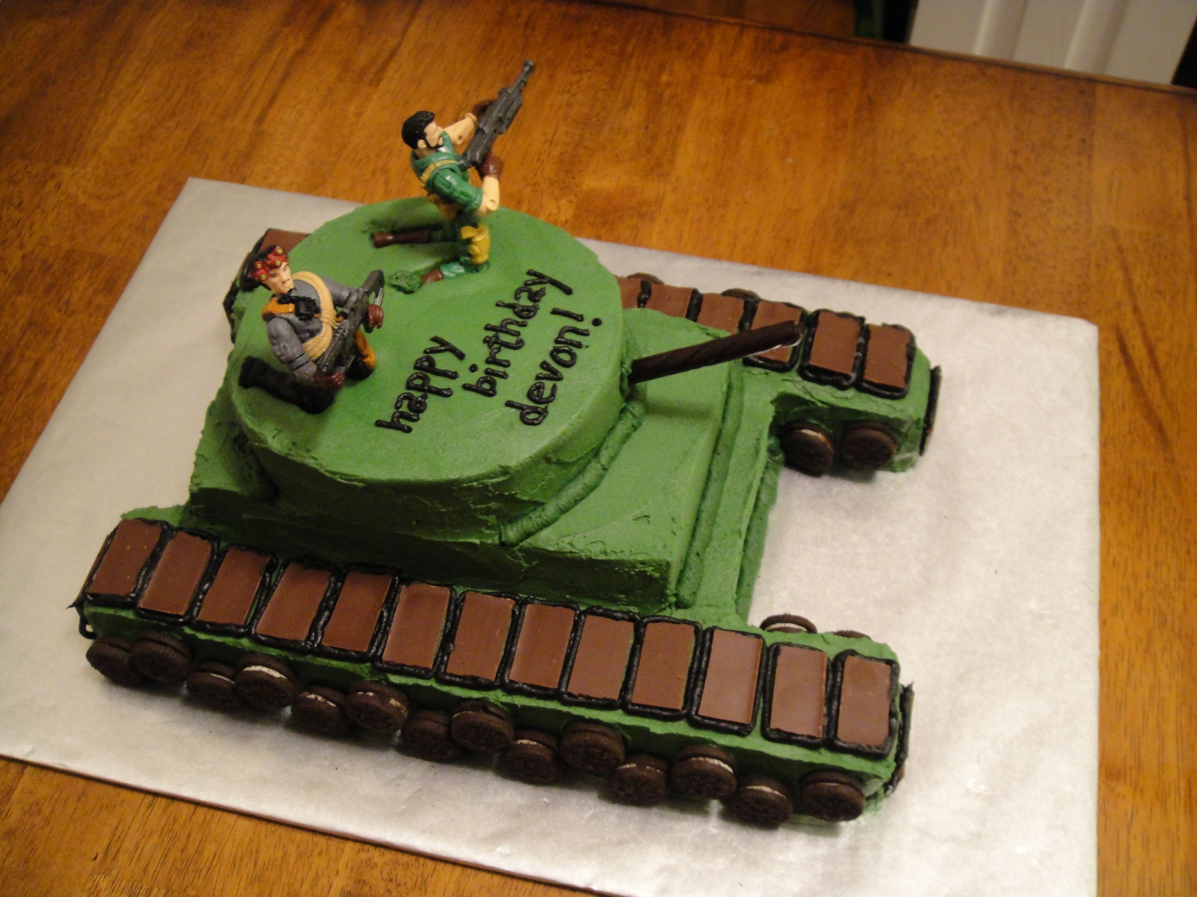 Дембельский торт с танком