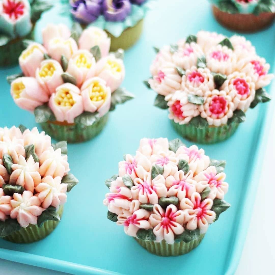 Пирожные с цветочками
