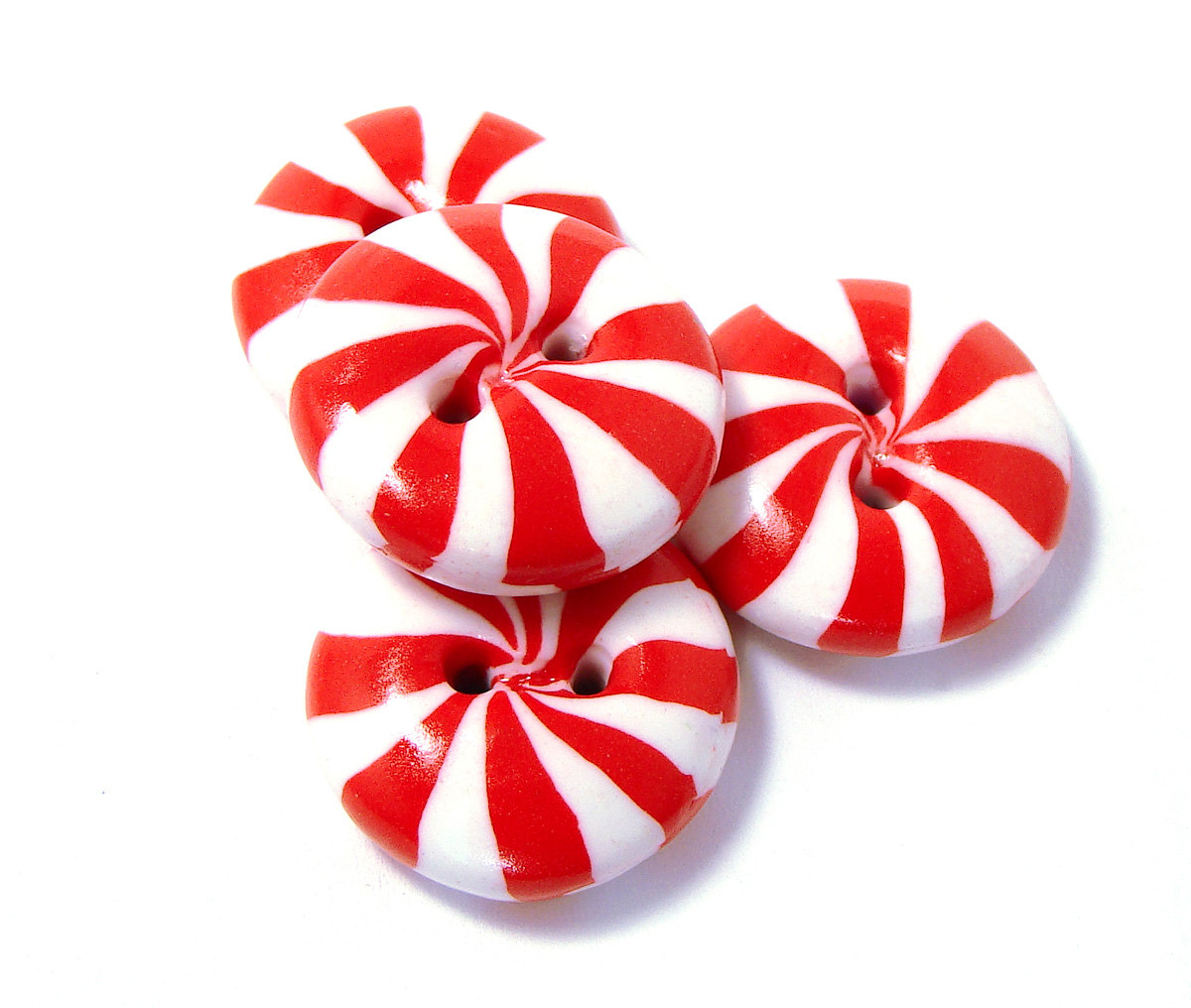 Красные конфеты круглые