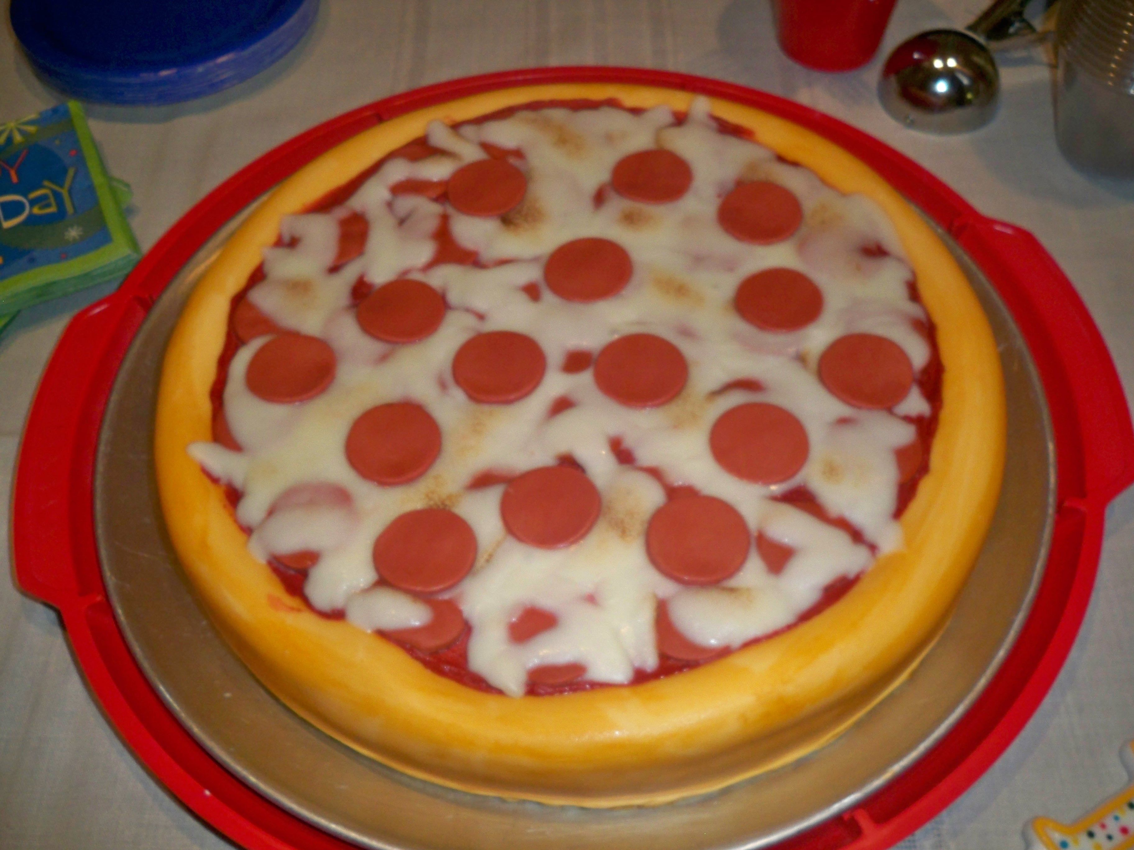 Торт в виде пиццы для детей
