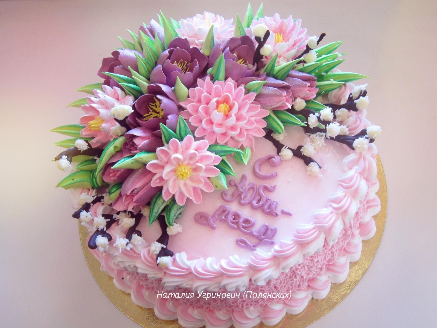 Торт с цветами из крема