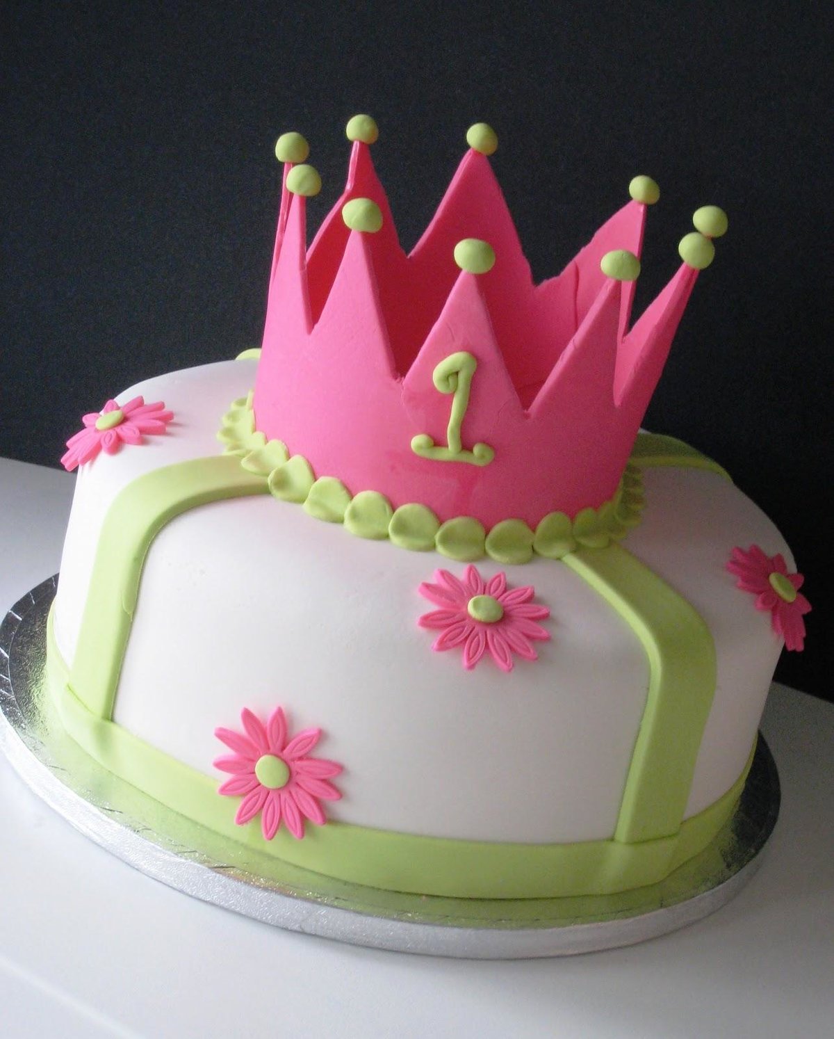 Торт для принцессы с короной