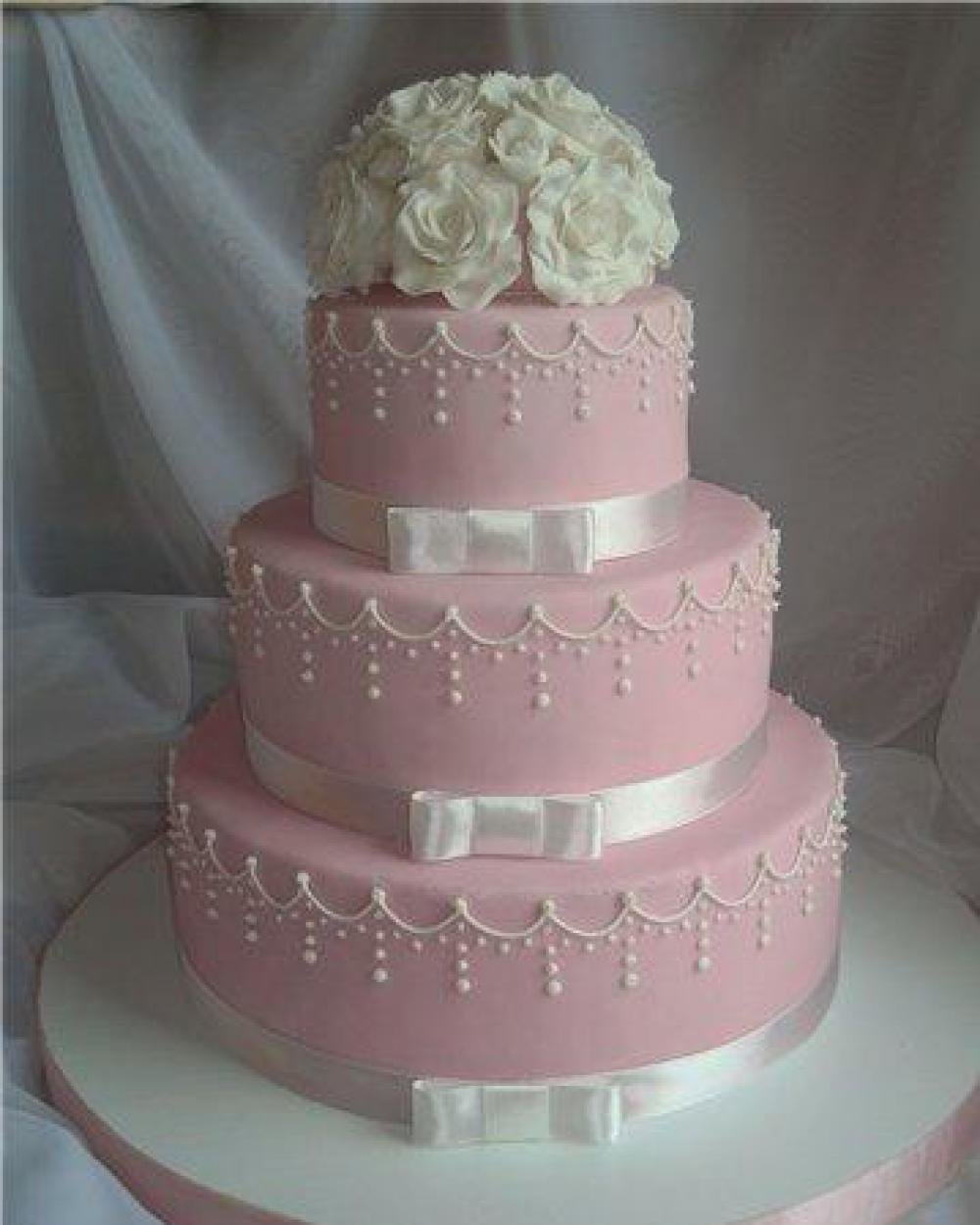 Торт с мастикой розовый три яруса
