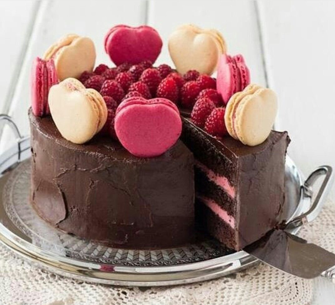 Муссовый торт 3 шоколада с малиной