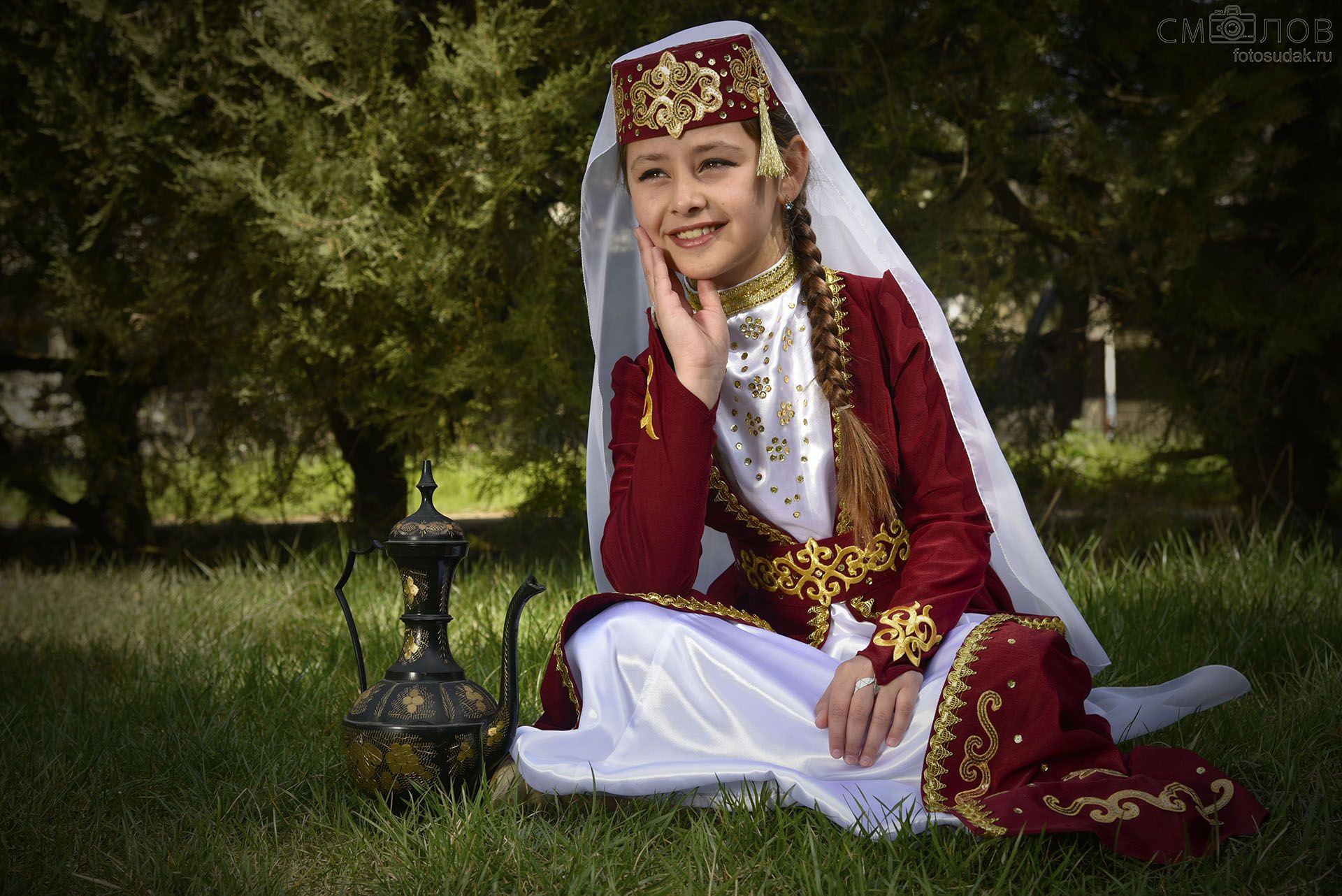 Крымская татарка в национальном костюме