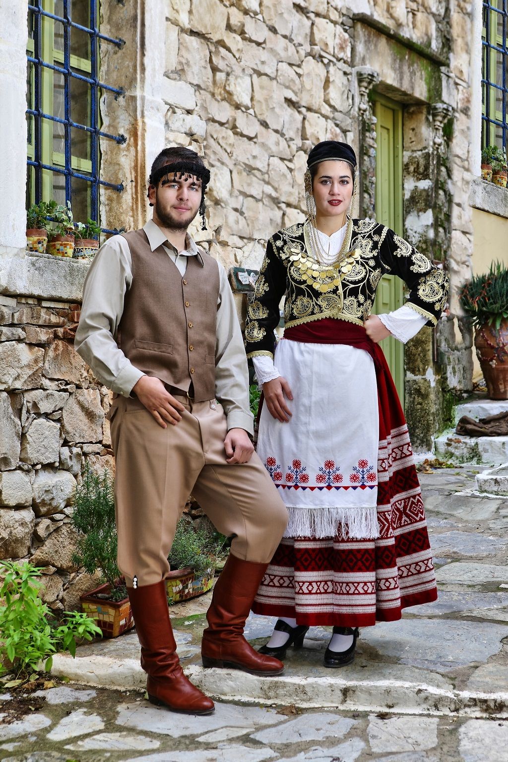 Национальный костюм крымских греков