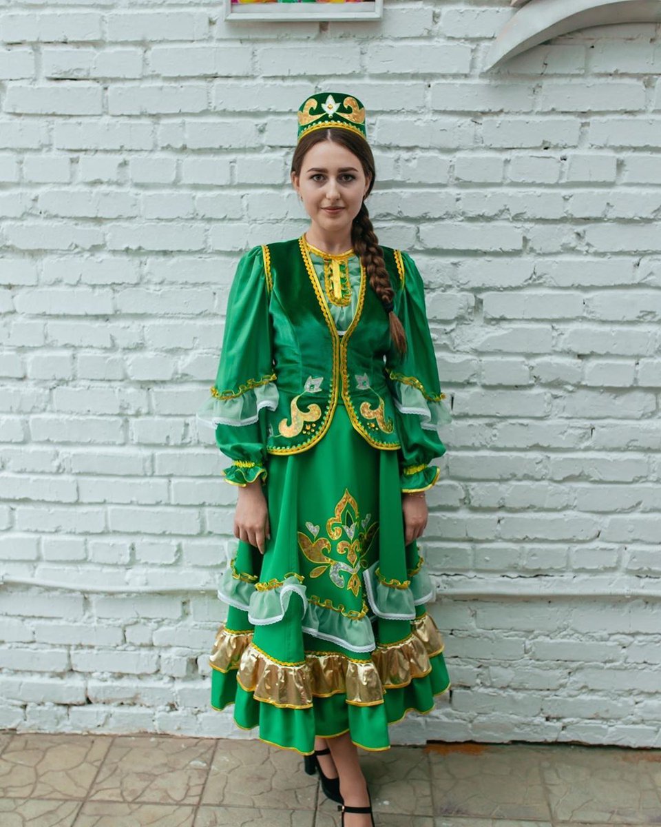 Народный национальный костюм Татаров
