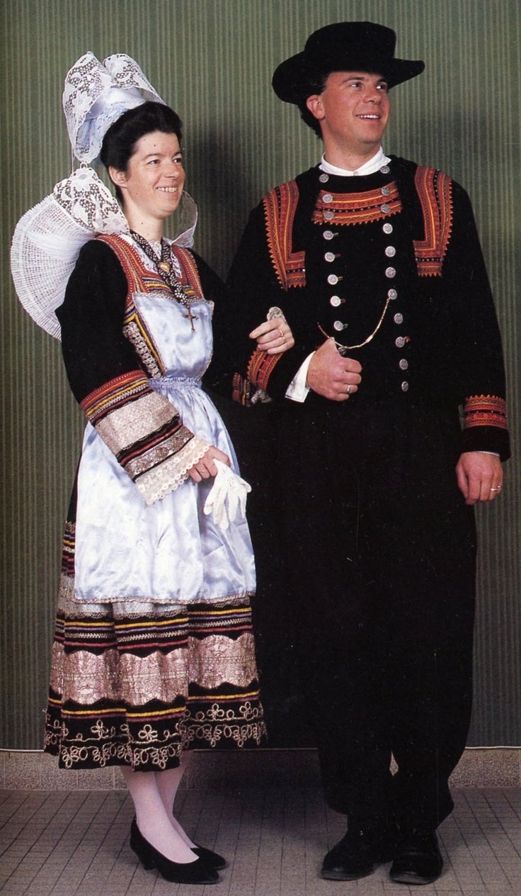 Традиционный костюм французов Бретань