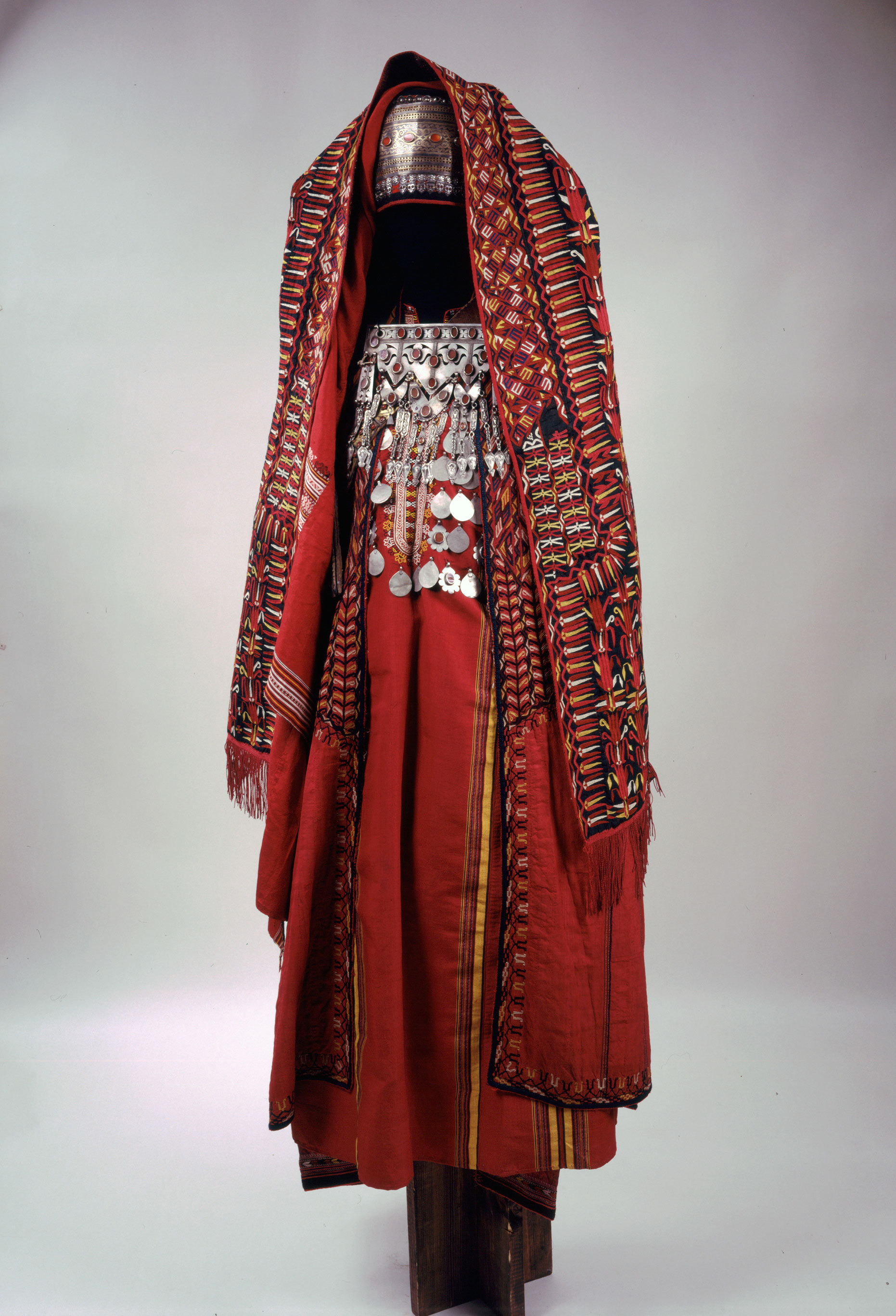 Туркменский национальный костюм Куртэ