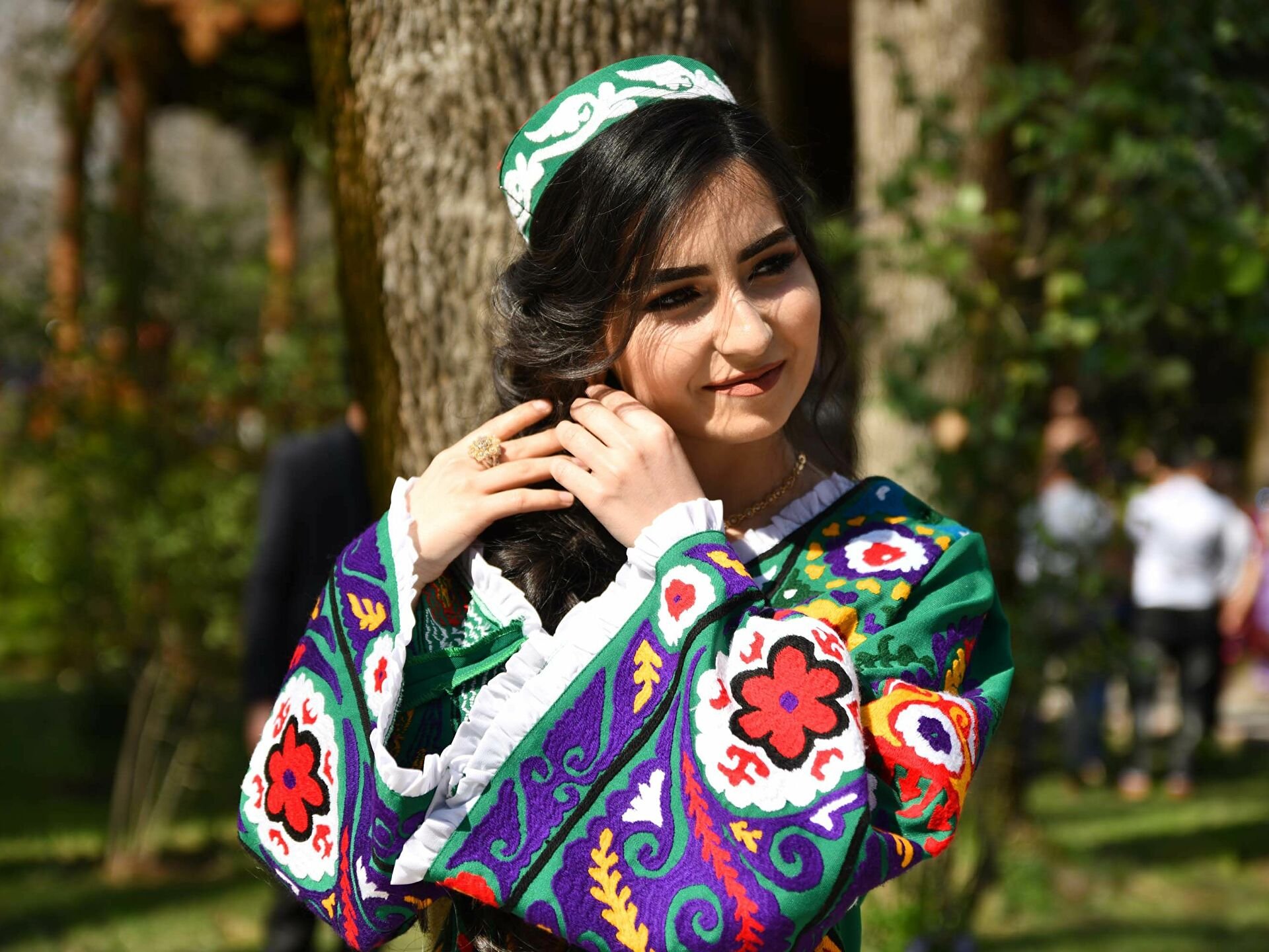 Национальная одежда Таджикистана чакан