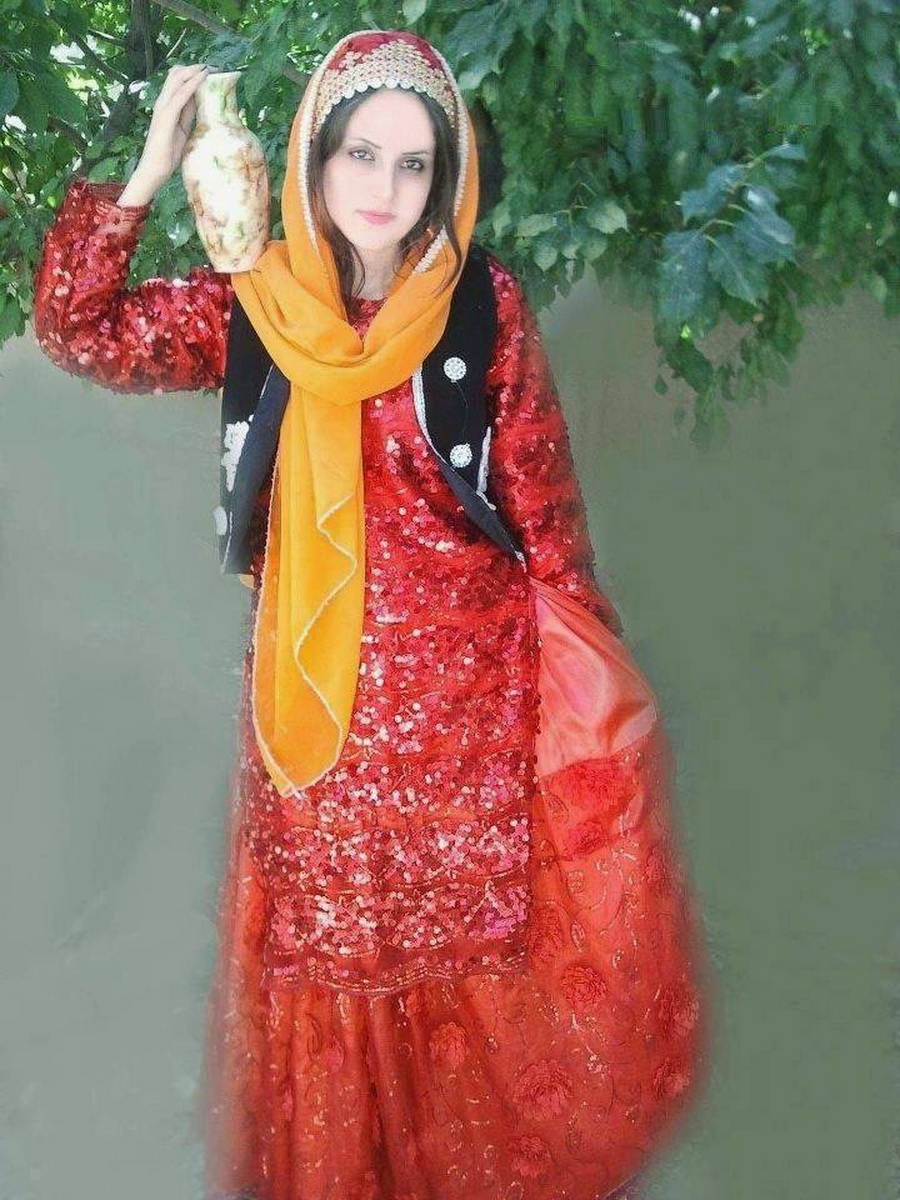 Народный костюм Ирана
