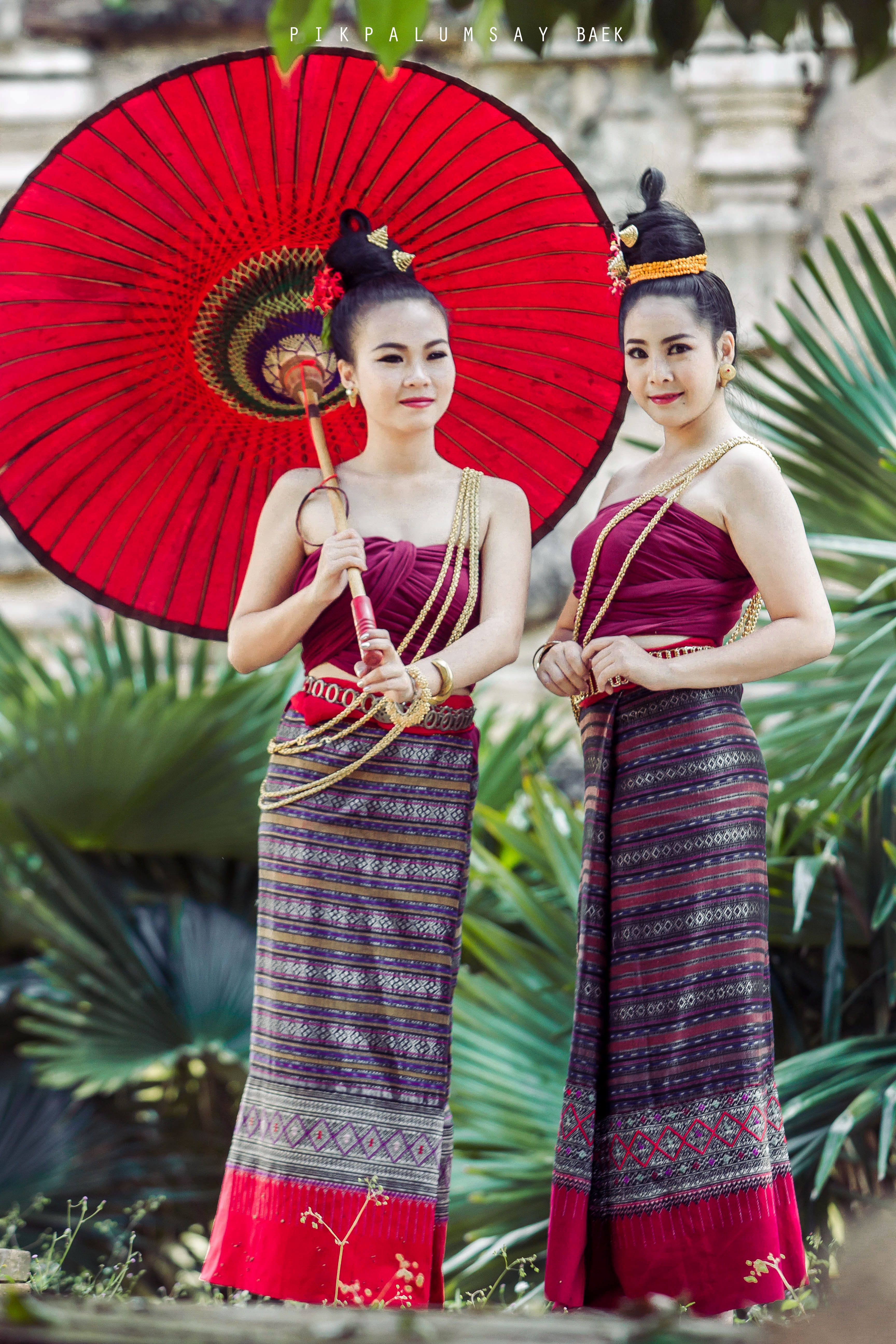 Лаос национальный костюм