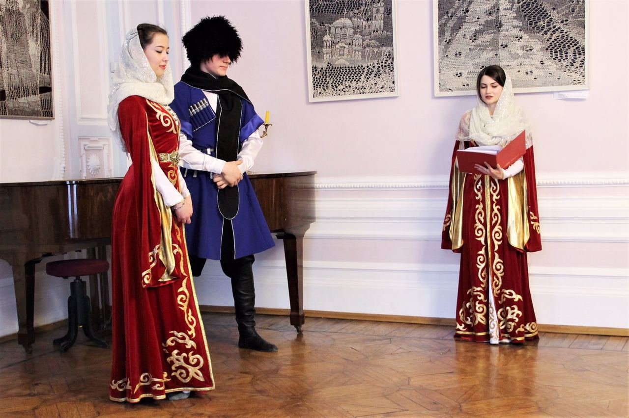 Национальный костюм карачаевцев