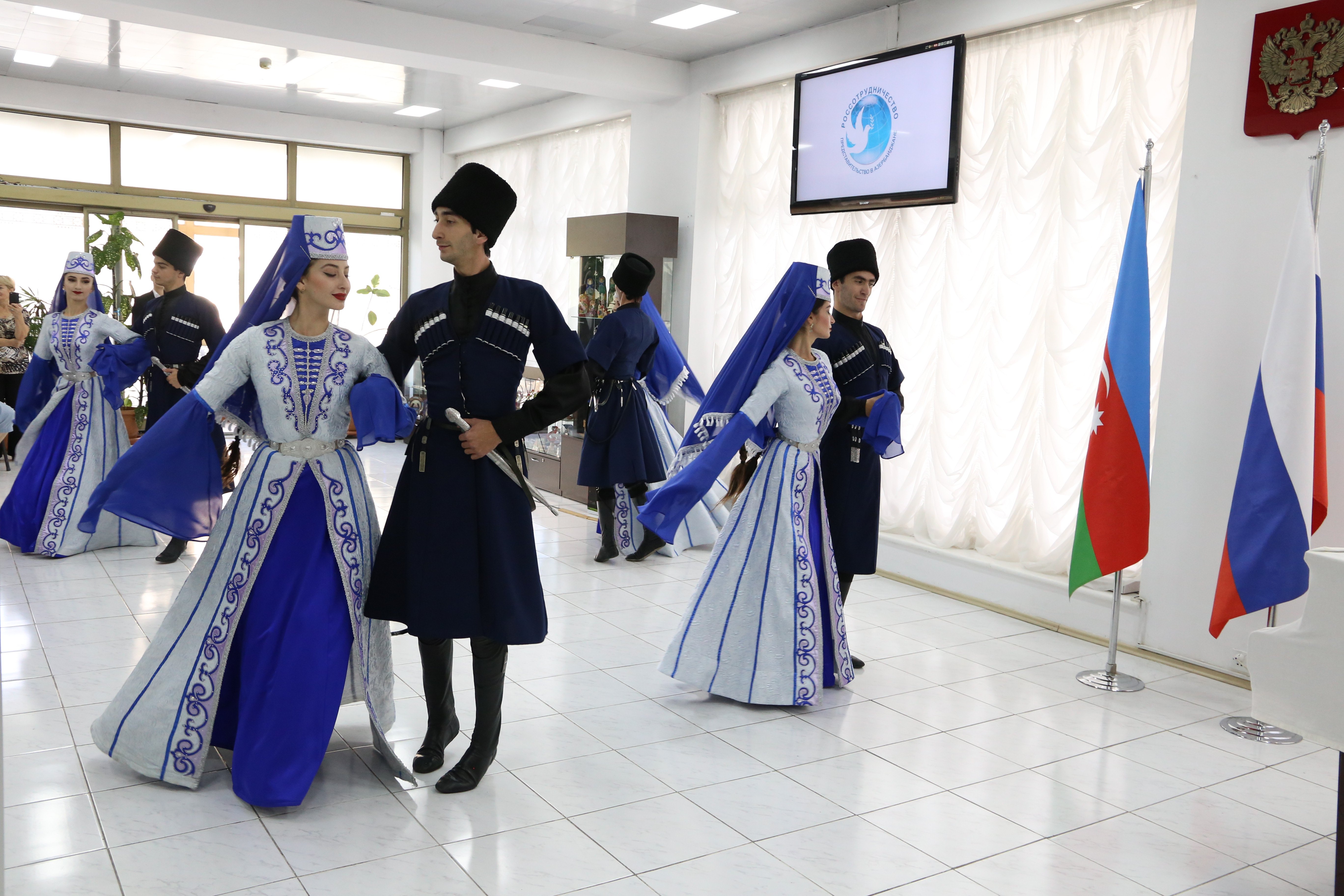 Национальная одежда народов КЧР Карачаевцы