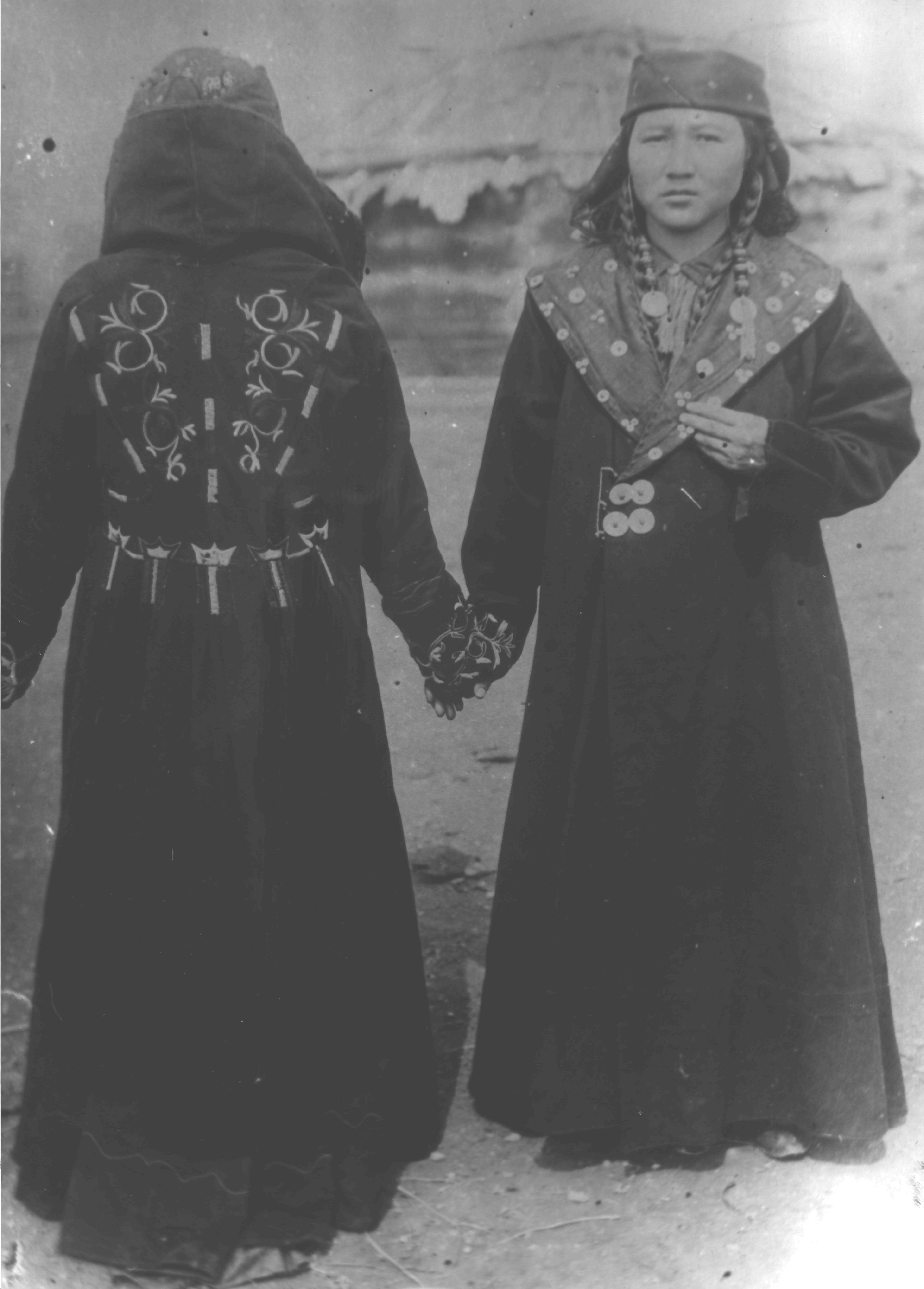 Национальные костюмы народов хакасов